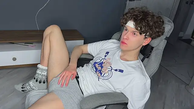 Snapshot of alyx_garden chatting on February 26, 2025, 5:53 pm alyx garden online show from February 26, 2025, 5:53 pm