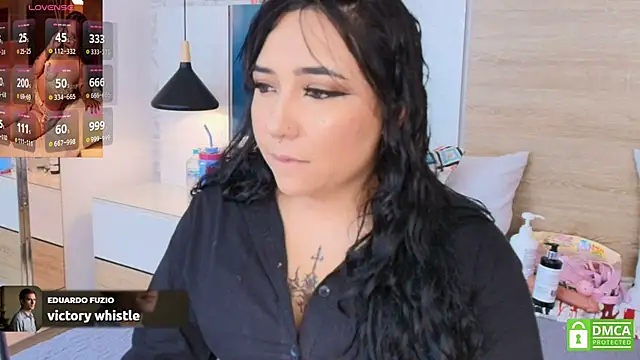 Megansttein  online show from September 18, 2025, 7:28 pm