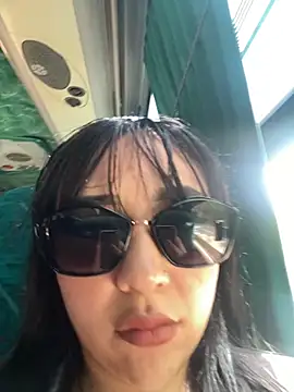 Megansttein  online show from November 3, 2025, 5:38 pm