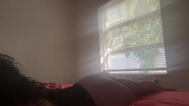 shandiloveslemonss online show from March 11, 2025, 7:03 pm