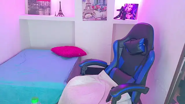  Emmaa Harper online show from October 21, 2025, 6:02 am