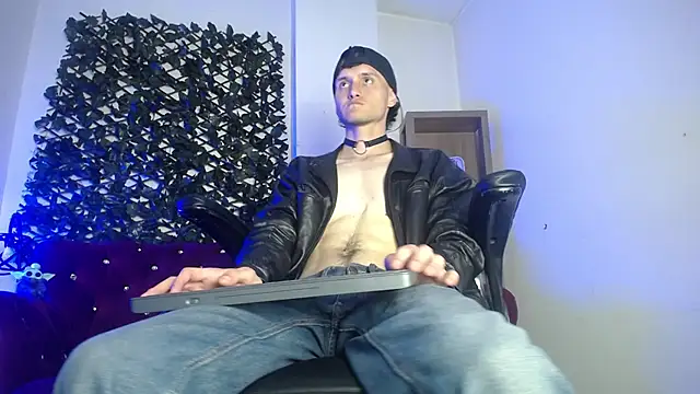 DemianPrince online show from December 17, 2024, 7:50 am