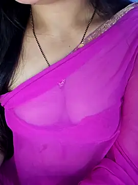 Sweetyi online show from May 6, 2026, 4:38 am