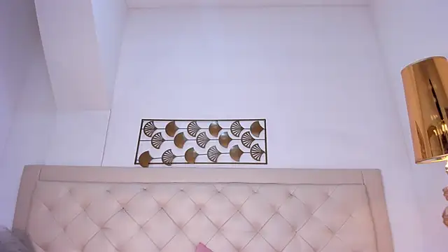  chloe adams online show from March 18, 2025, 2:50 pm