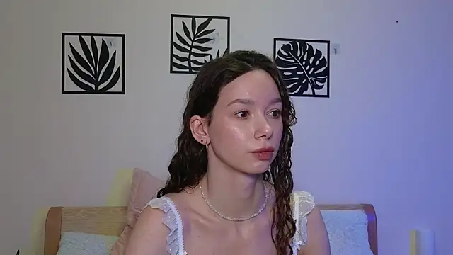 katycrown online show from February 25, 2025, 12:49 pm