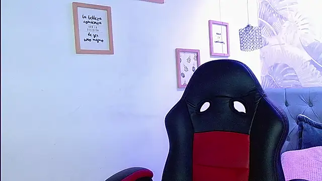 violletha online show from March 22, 2025, 6:47 pm