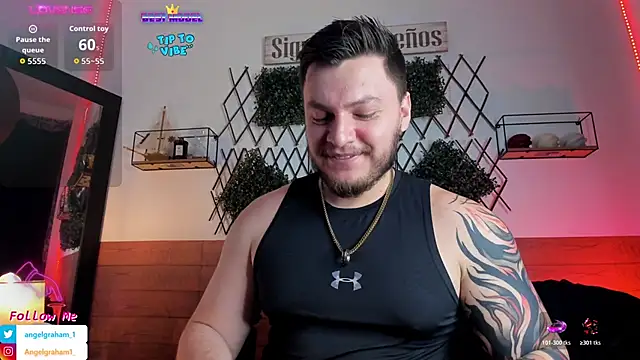 Snapshot of Angelgraham_1 chatting on November 14, 2025, 4:32 pm Angelgraham 1 online show from November 14, 2025, 4:32 pm