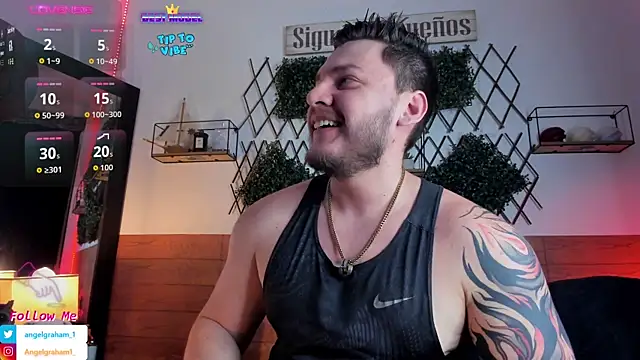 Snapshot of Angelgraham_1 chatting on October 31, 2025, 4:25 pm Angelgraham 1 online show from October 31, 2025, 4:25 pm