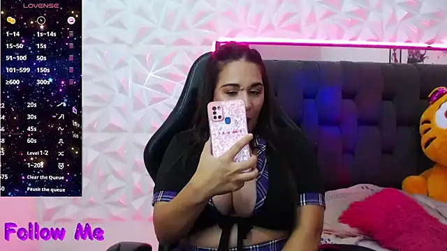 Allie Vergara online show from October 8, 2025, 3:41 am