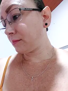 Snapshot of milly_sanchez chatting on May 17, 2026, 5:13 pm milly sanchez online show from May 17, 2026, 5:13 pm