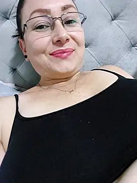 Snapshot of milly_sanchez chatting on June 2, 2026, 6:19 pm milly sanchez online show from June 2, 2026, 6:19 pm