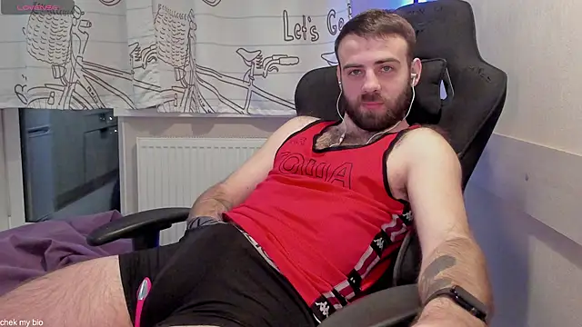 Snapshot of OtisRam chatting on November 14, 2025, 9:40 pm OtisRam online show from November 14, 2025, 9:40 pm