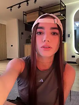 carolynnetrujillo online show from October 2, 2025, 2:37 am