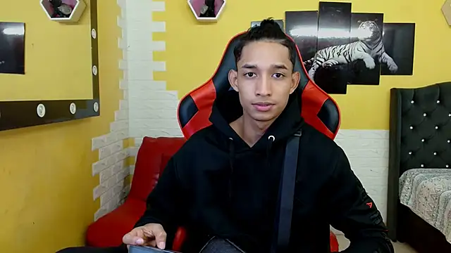 jose sexycumm online show from September 28, 2025, 8:49 pm