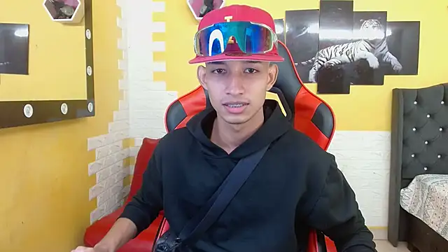 jose sexycumm online show from September 21, 2025, 6:46 pm