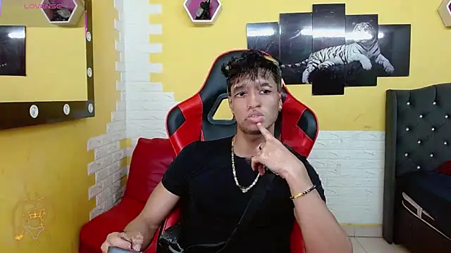 jose sexycumm online show from January 7, 2026, 8:25 pm