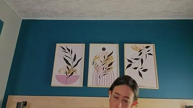 GabyPetit online show from November 4, 2025, 7:50 pm