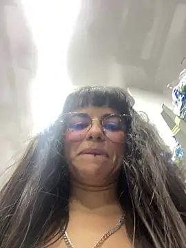 Snapshot of VioletaSubmissive chatting on July 5, 2026, 1:21 am VioletaSubmissive online show from July 5, 2026, 1:21 am
