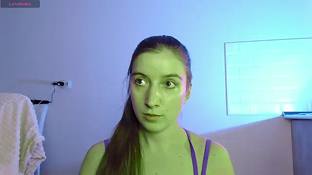 Eva Hailey  online show from September 9, 2025, 3:16 am