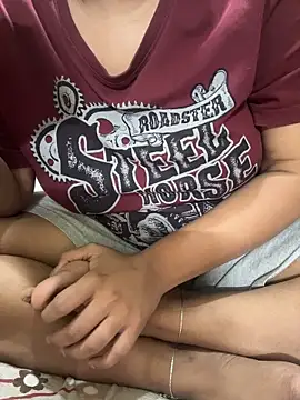 Snapshot of sissarahotty chatting on June 7, 2026, 5:18 pm sissarahotty online show from June 7, 2026, 5:18 pm