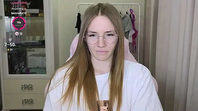 littlevildevil online show from February 25, 2025, 11:10 am