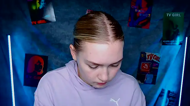 MademoiselleCl online show from October 21, 2025, 12:04 pm