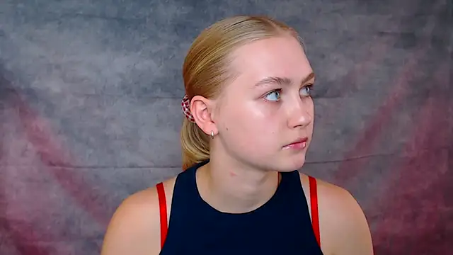 MademoiselleCl online show from September 18, 2025, 12:41 pm