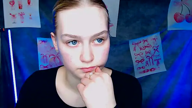 MademoiselleCl online show from February 25, 2026, 1:33 pm