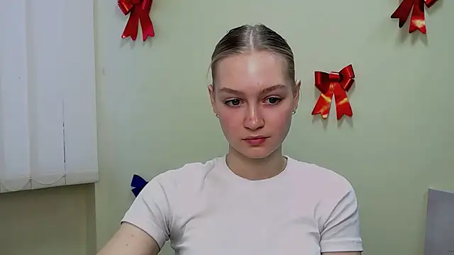 MademoiselleCl online show from February 25, 2025, 7:42 am