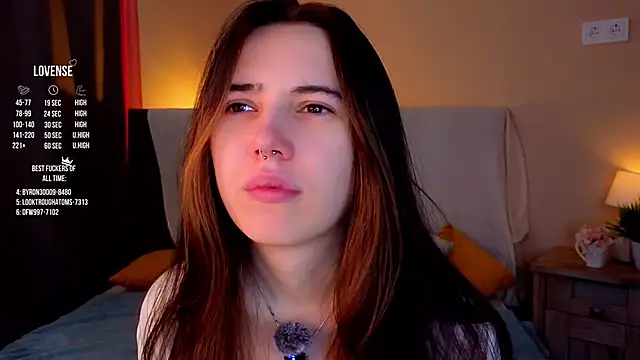 GillianDowdey online show from September 19, 2025, 2:04 am