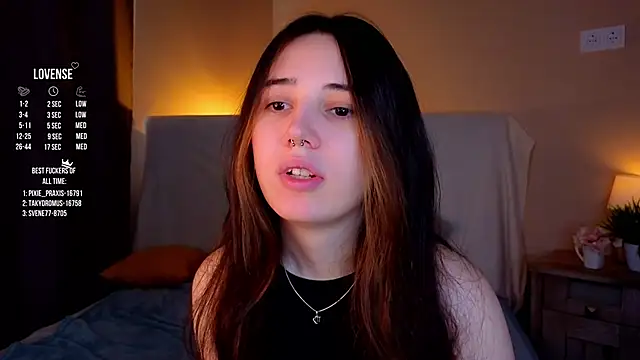 GillianDowdey online show from September 23, 2025, 2:51 am