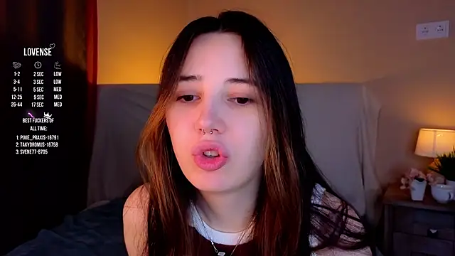 GillianDowdey online show from October 4, 2025, 2:57 am