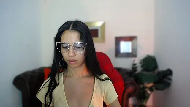 anna alvarez online show from September 26, 2025, 12:01 pm