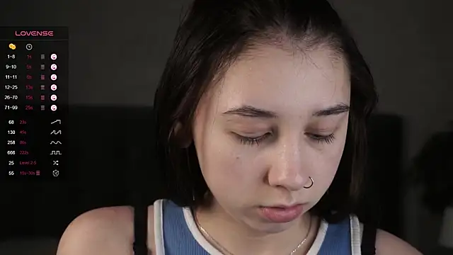 Snapshot of AislyEmbury chatting on March 6, 2025, 1:48 am AislyEmbury online show from March 6, 2025, 1:48 am