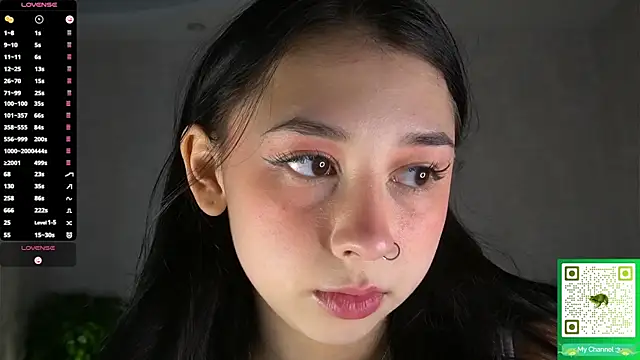 Snapshot of AislyEmbury chatting on November 21, 2025, 4:44 am AislyEmbury online show from November 21, 2025, 4:44 am