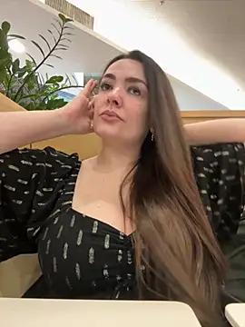 Sophie Eaton online show from October 4, 2025, 7:59 pm