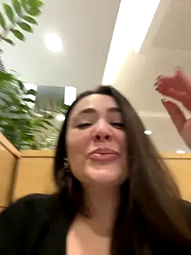 Sophie Eaton online show from October 27, 2025, 8:32 pm