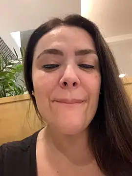 Sophie Eaton online show from September 15, 2025, 7:14 pm