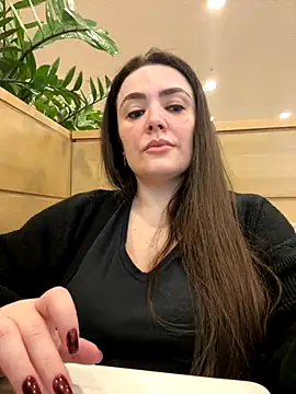 Sophie Eaton online show from October 30, 2025, 8:17 pm