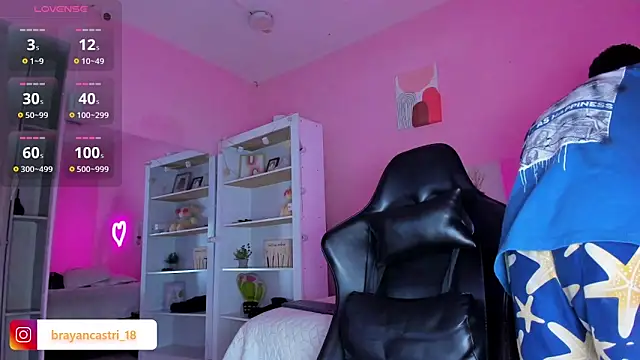 Ian Castillo  online show from September 22, 2025, 11:16 am