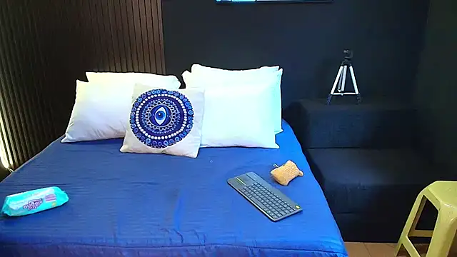 Aaron Jassell1 online show from March 15, 2025, 6:10 pm