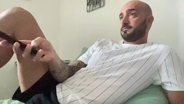 alessandromori91 online show from September 14, 2025, 7:31 am