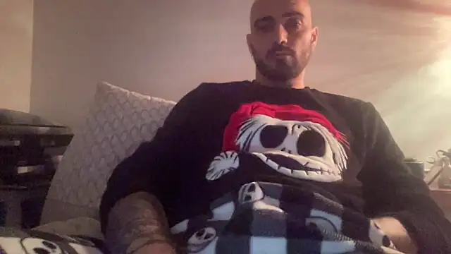 alessandromori91 online show from February 18, 2026, 8:49 pm