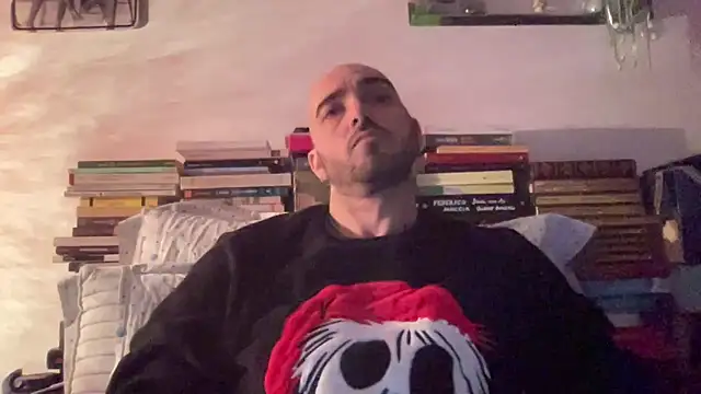 alessandromori91 online show from March 18, 2026, 10:21 pm