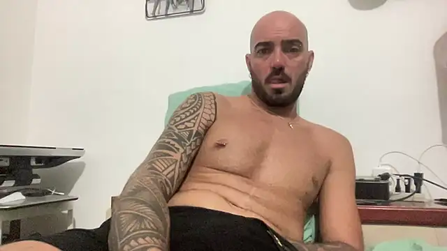 alessandromori91 online show from September 13, 2025, 7:25 pm