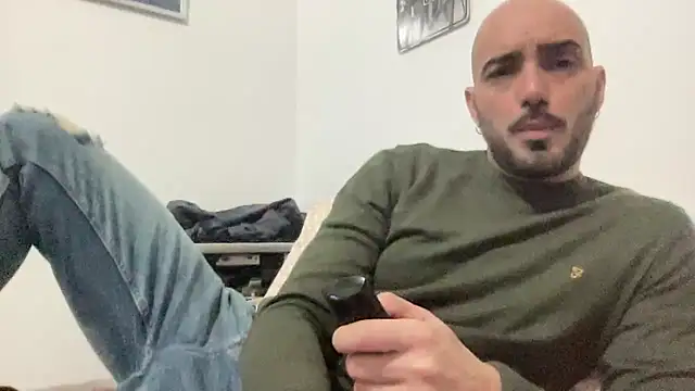 alessandromori91 online show from January 15, 2026, 9:40 pm