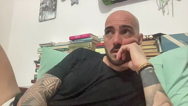 alessandromori91 online show from April 17, 2026, 6:55 pm