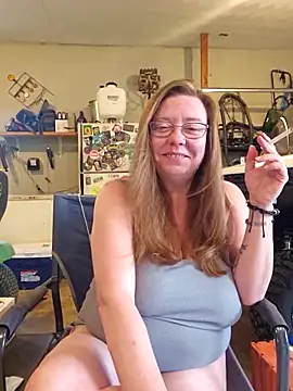 MsShelby40 online show from April 17, 2026, 10:01 pm