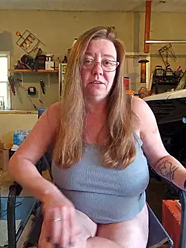 Snapshot of MsShelby40 chatting on June 12, 2026, 6:49 pm MsShelby40 online show from June 12, 2026, 6:49 pm