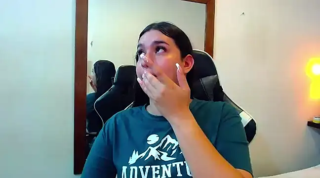 JulietaColleman online show from March 14, 2025, 1:24 pm